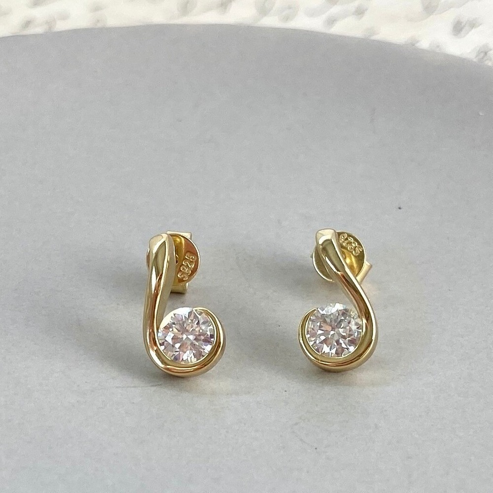 925 Sterling Silver‎ Gold Plated .50CT Moissanite Stud Earrings NEW